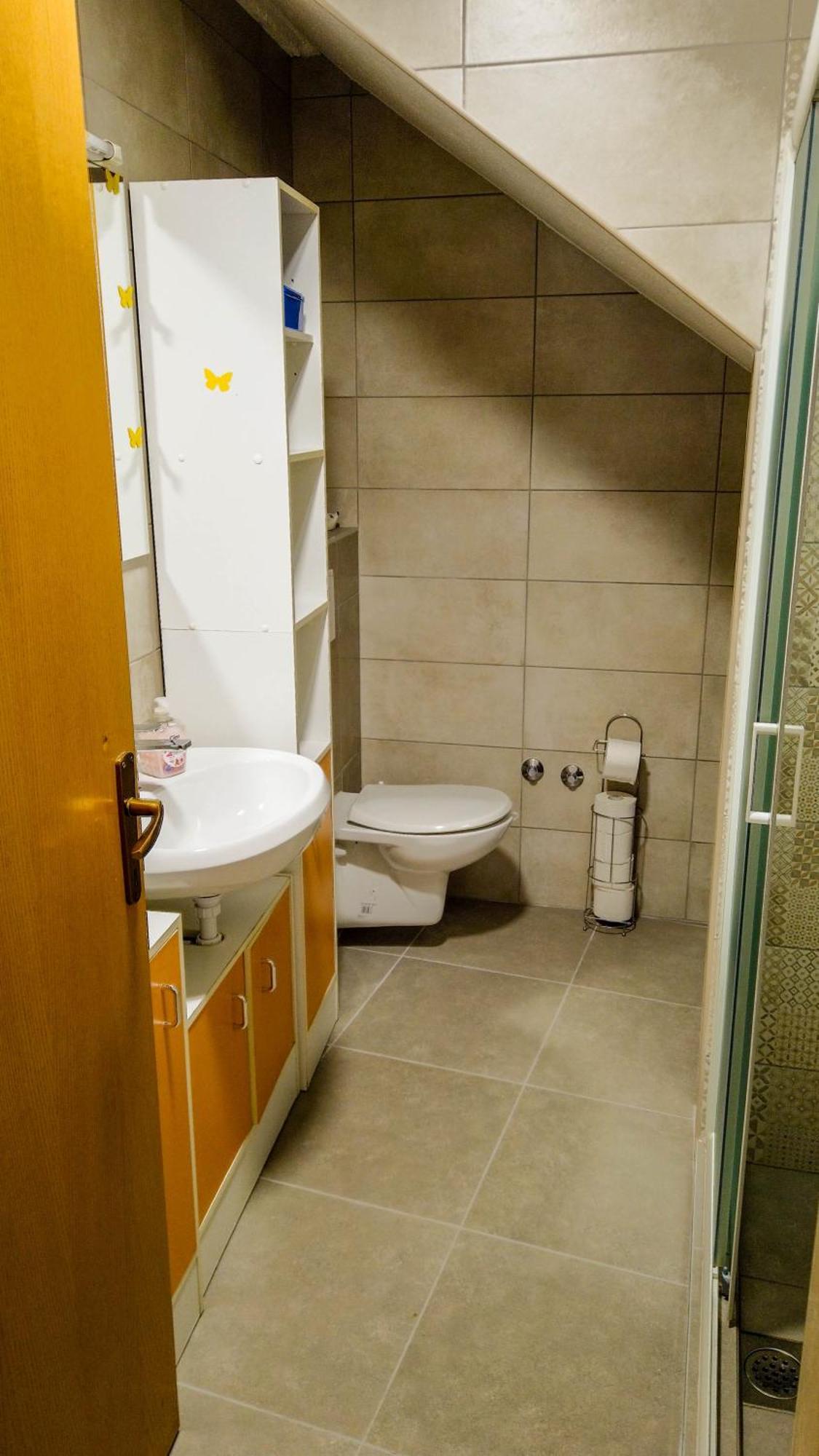 Apartment Center *